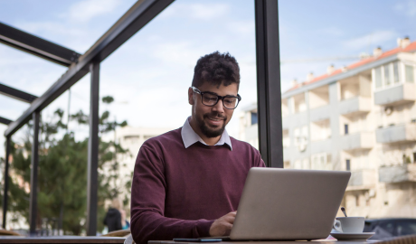 Les travailleurs indépendants et freelances peuvent-ils bénéficier de la VAE ?